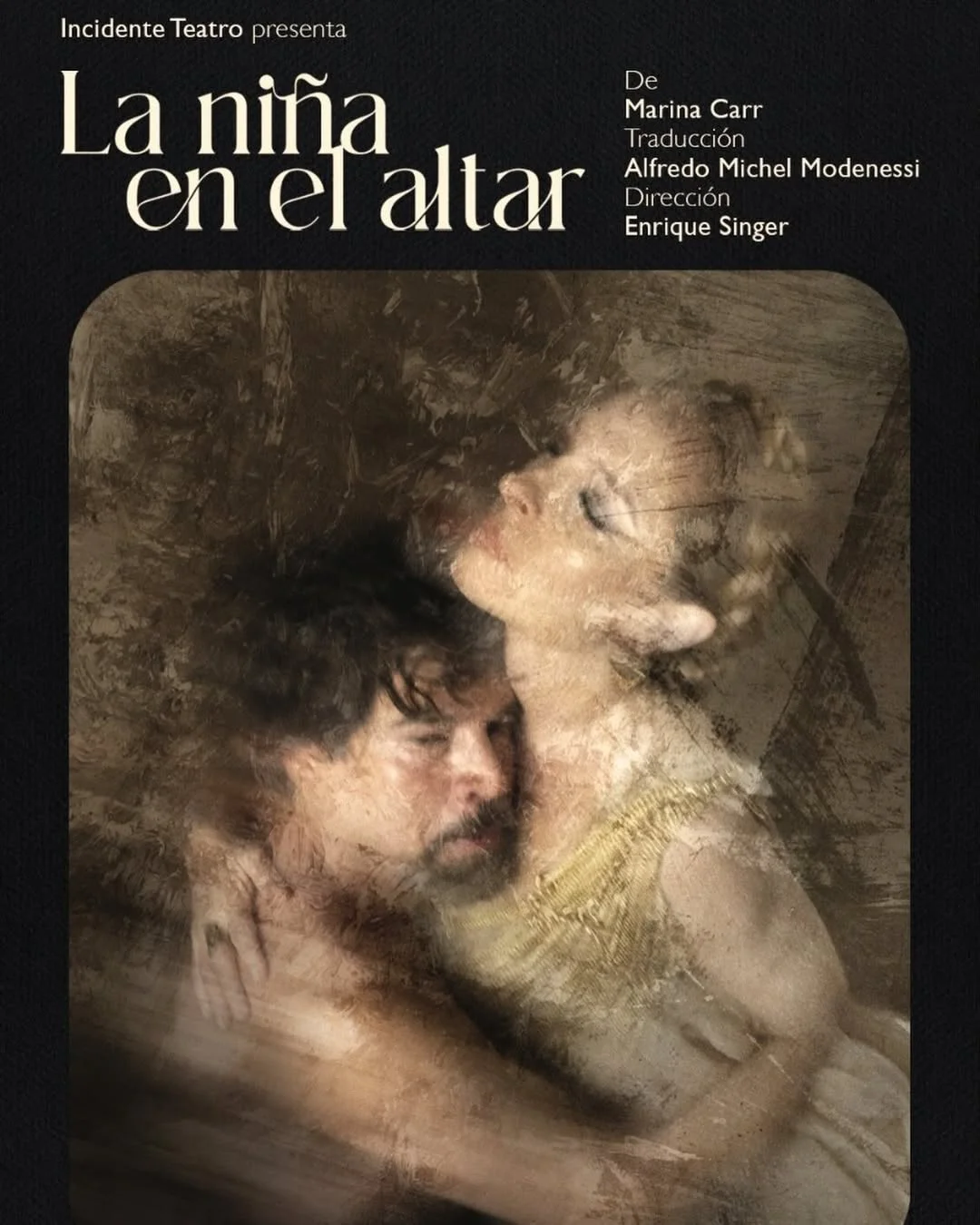 La niña en el altar